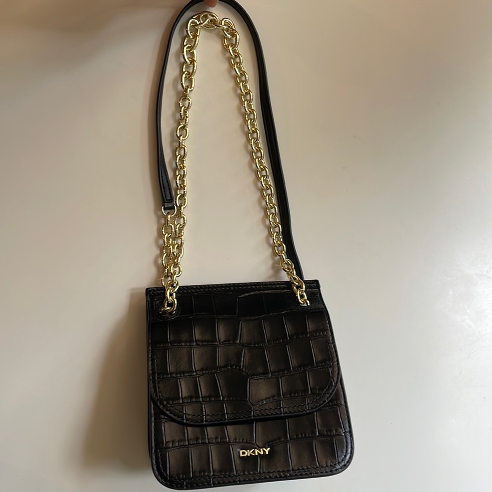 DKNY catalina chain flap crossbody (new)